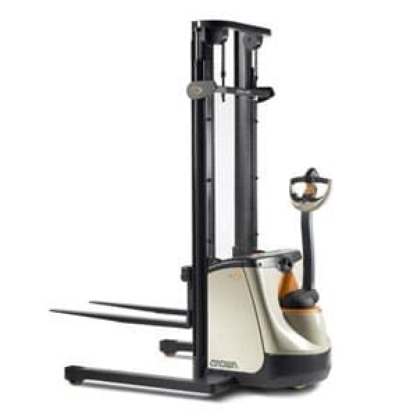 ST 3000 1.0 Pedestrian Stacker (Straddle)